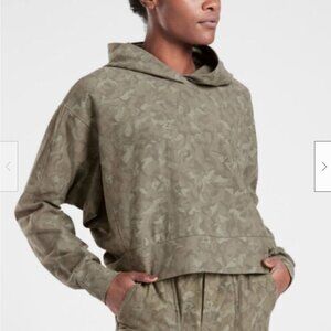 Athleta Farallon Hooded Crop Sweatshirt Camo Medium